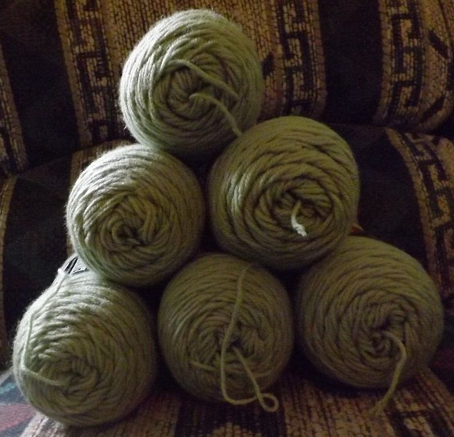 Green yarn photo aliyarn_zpsd2981af4.jpg