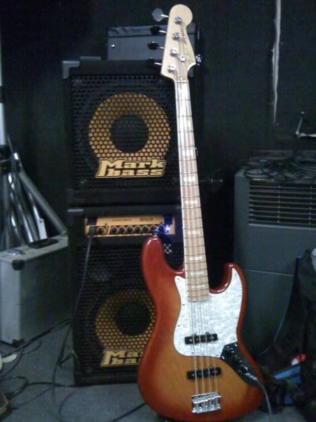 http://i111.photobucket.com/albums/n130/ramon_esteves/MB.jpg