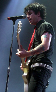 220px-Billie_Joe_Armstrong_at_mic_i.png