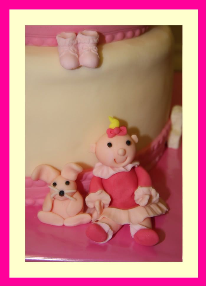 http://i111.photobucket.com/albums/n137/bonkiedebulldog/Taart%20en%20cupcakes/IMG_9889.jpg