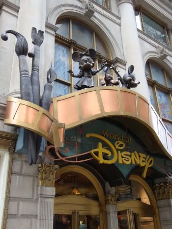 New York NY Manhattan Magasin Disney Store Mickey Minnie