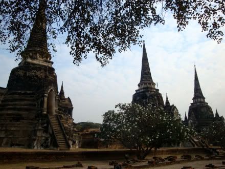 3 trois stupas Wat Phrasisanpeth ayutthaya aena blog photo voyage tha&iuml;lande thailande
