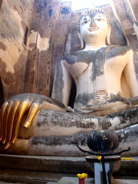 wat sri chum bouddha buddha assis sukhothai aena blog photo voyage thailande