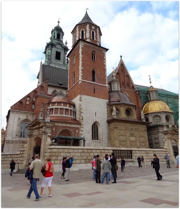 cathedrale wawel basilique Saints Stanislas Venceslas  Cracovie colline krakow chapelle rois pologne