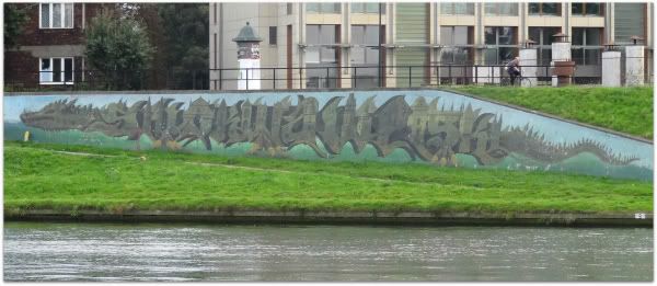 graffiti tag street art dragon wawel cracovie krakow pologne
