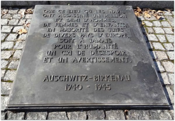 Auschwitz birkenau plaque commemorative cracovie krakow 