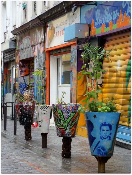 Pot fleur tag graffiti pochoir graff mosaique rue denoyez dénoyez belleville paris aena street art photo