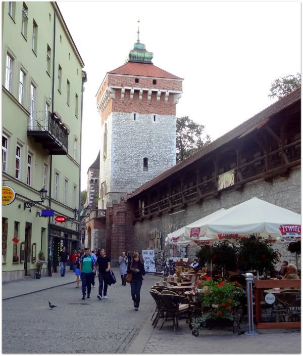 rempart cracovie tour florianska fortification enceinte krakow pologne