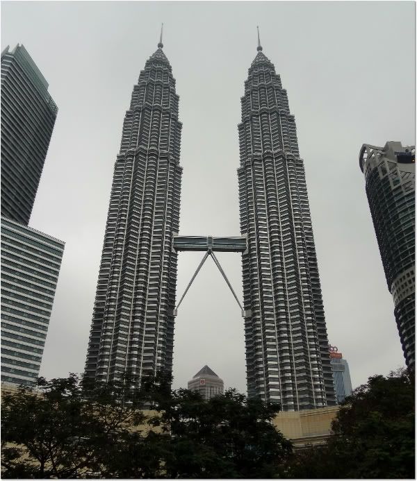 tours petronas towers kuala lumpur malaisie