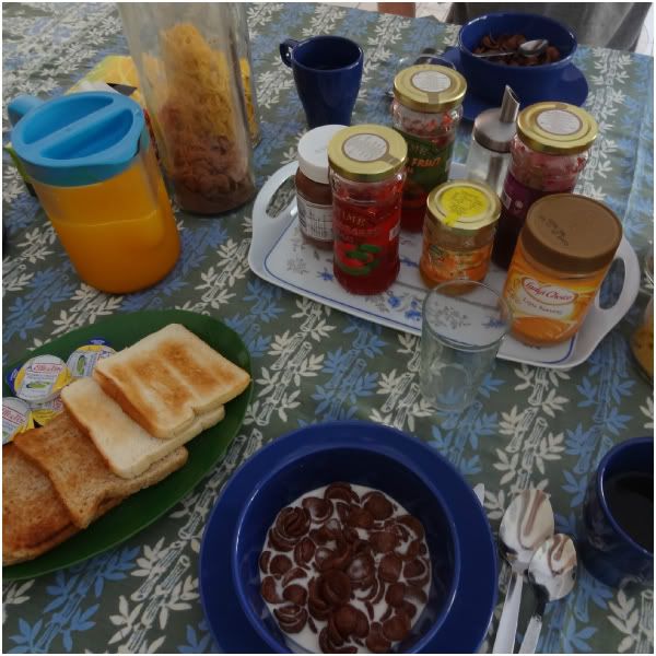 petit dejeuner breakfast traverlers traveler home taman negara guesthouse