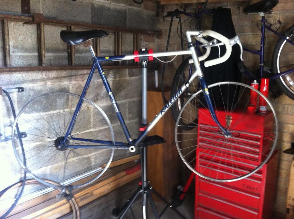 raleigh mercury road bike