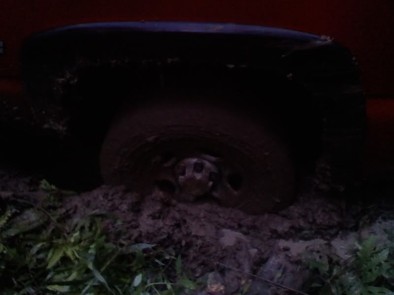 http://i111.photobucket.com/albums/n155/HKPro762/stuck%20in%20the%20mud/0702092034.jpg