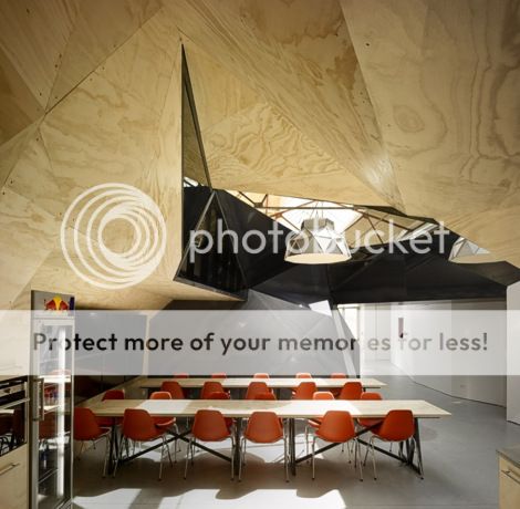 Sid Lee Architecture (Голландия). Горы и скалы в новом офисе Red Bull