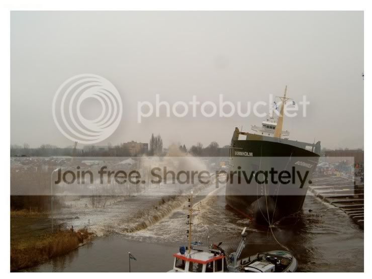 ship-launch-06.jpg